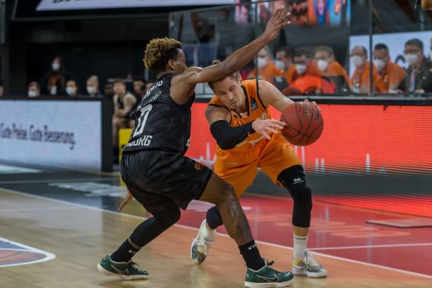 尽管当前的 尽管当前的